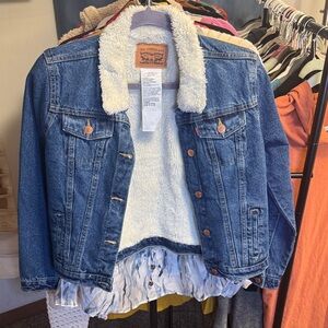 Levi's youth unisex Blue Denim Jacket with Cream Fleece